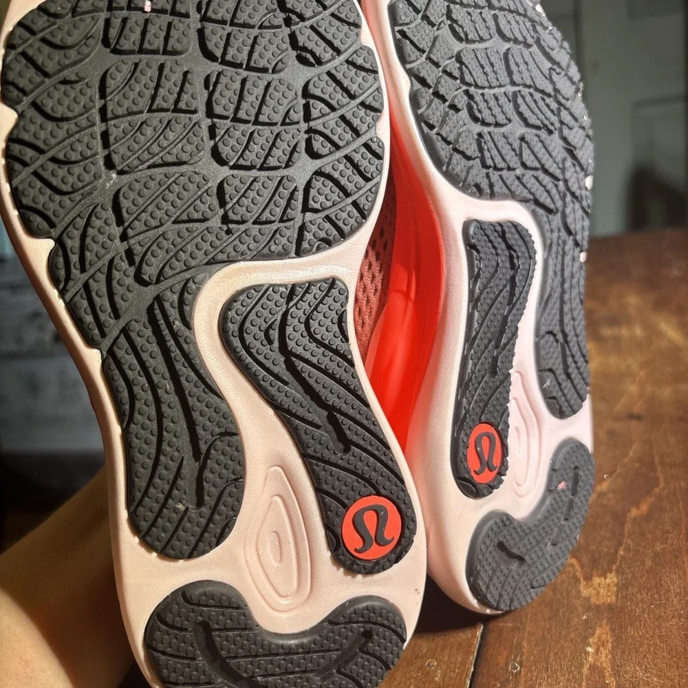 Lululemon Bliss feel Running Shoes Sz 6. Pink EUC - Picture 8 of 9